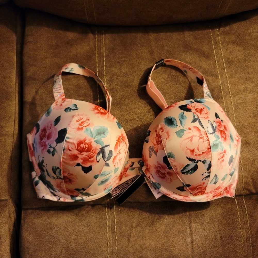 Victoria's Secret Very Sexy Plunge